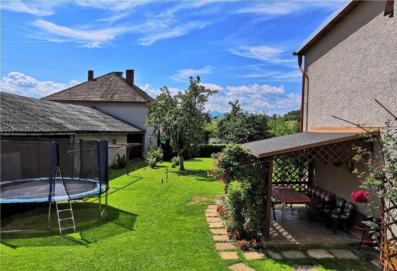 Apartmany Potok Bešeňová エクステリア 写真